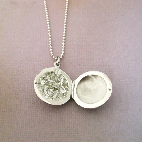 Add Ashes, A Lock of Hair, Fur, or anything you would like permanently sealed in a locket. - Luxe Design Jewellery