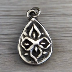 Celtic Healing Knot Amulet - Luxe Design Jewellery