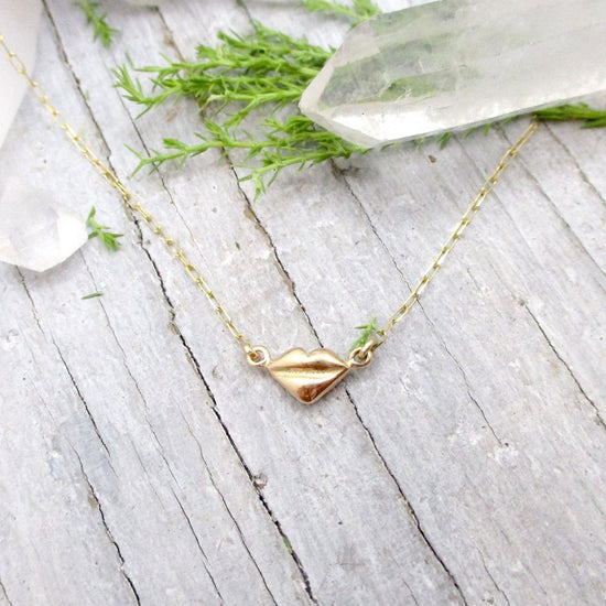 Solid 14k Gold Kissy Lips Necklace - Luxe Design Jewellery