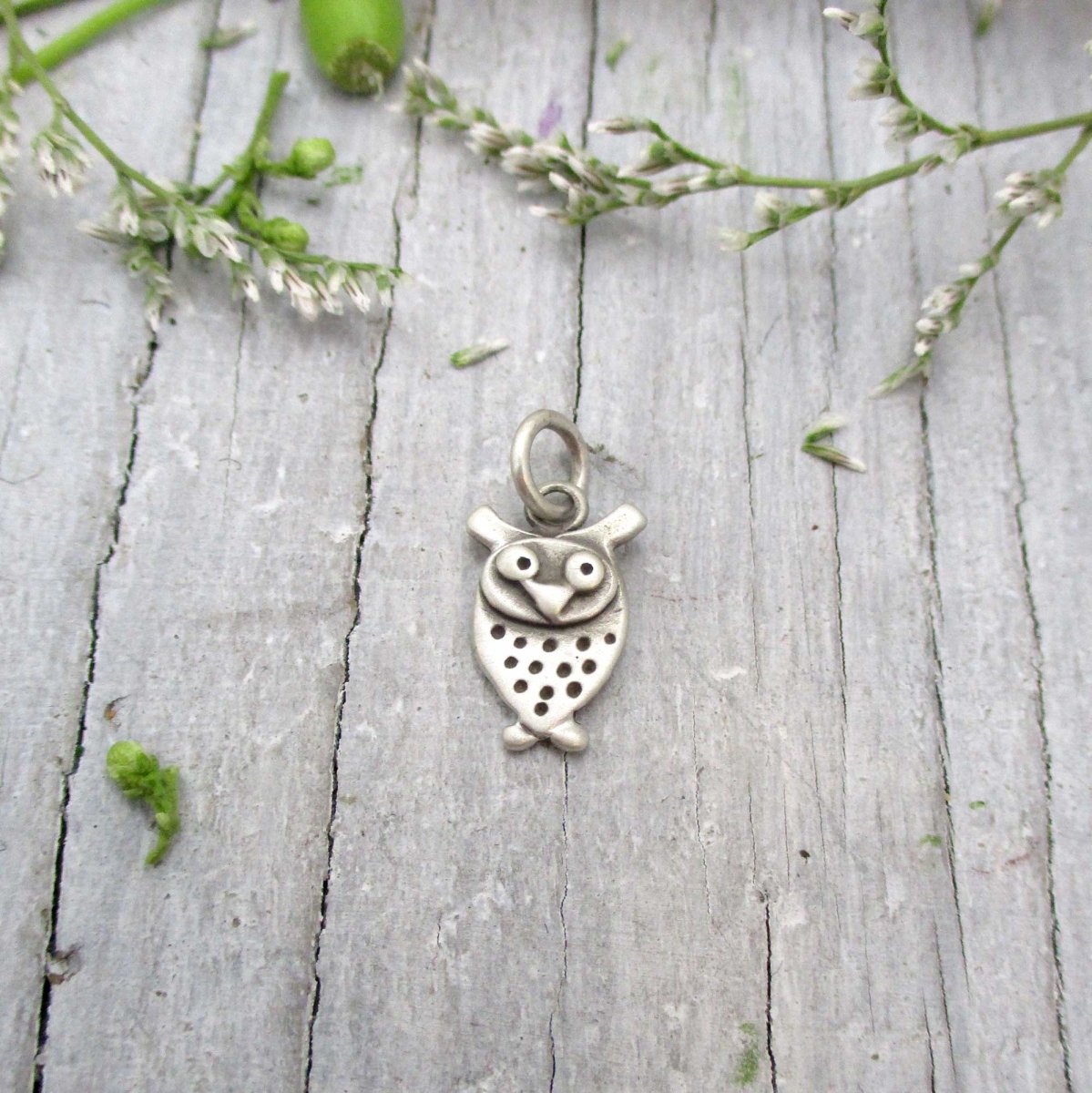 Wise Owl Charm in Solid 14 Karat Gold - Luxe Design Jewellery