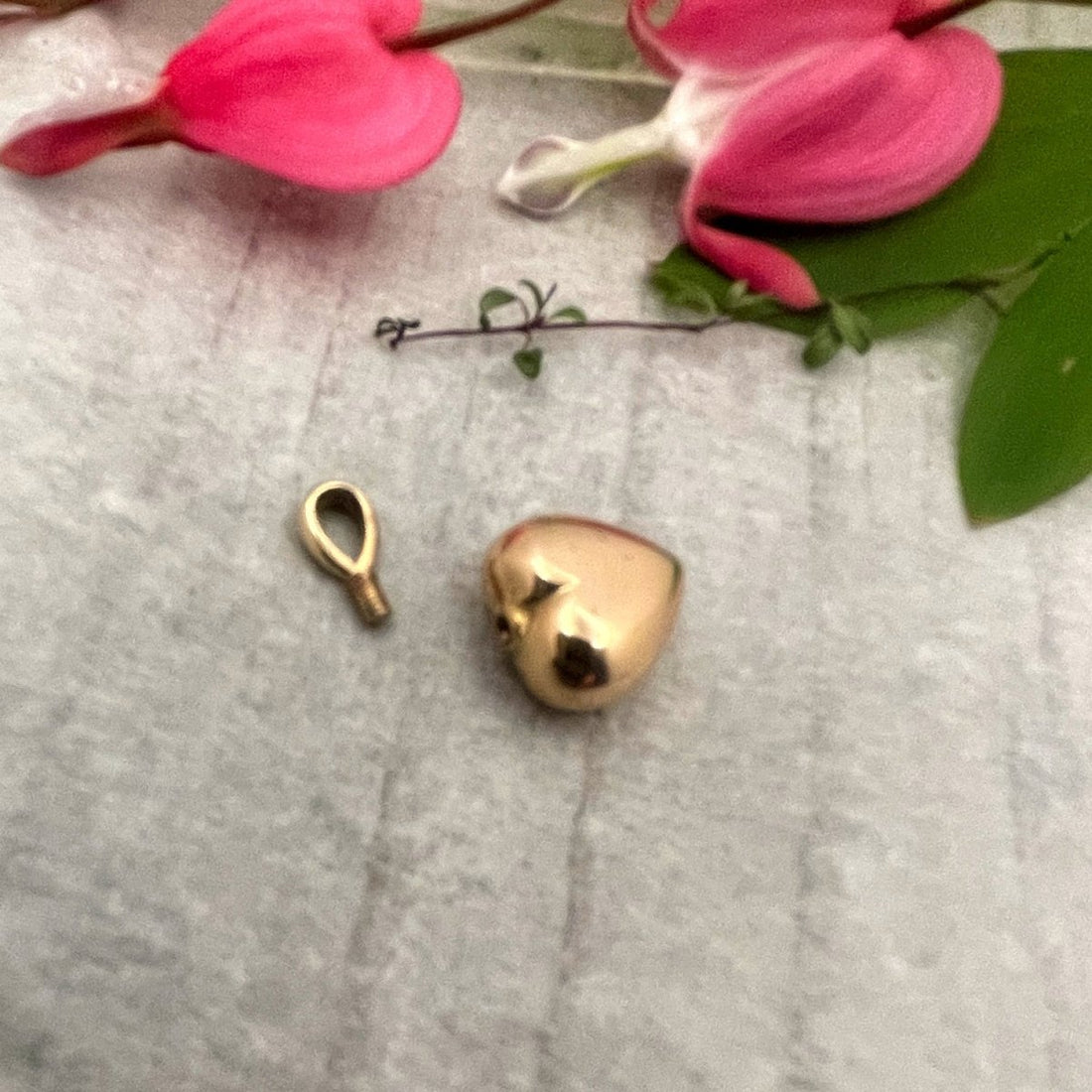 14 Karat Solid Gold Heart Urn Pendant with Flat Back for Cremation ...
