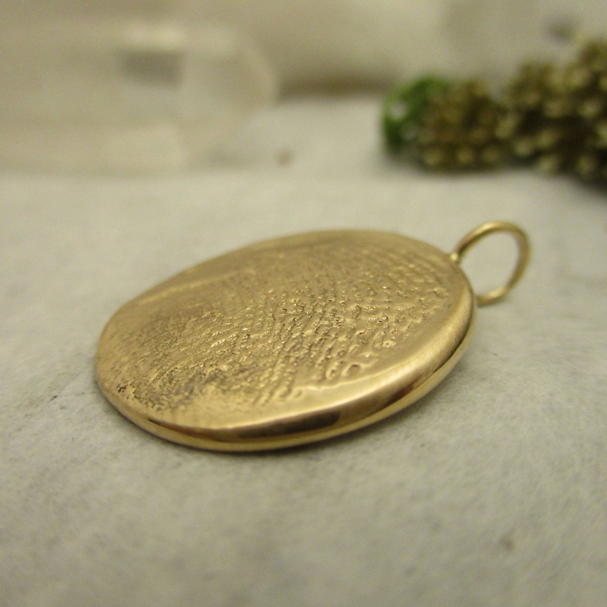 14k Gold Organic Oval Shaped Fingerprint Pendant from Flat Ink Print - Luxe Design Jewellery