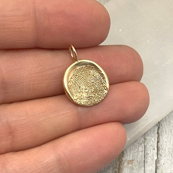 14k Gold Organic Round Fingerprint Pendant from Your Image - Luxe Design Jewellery