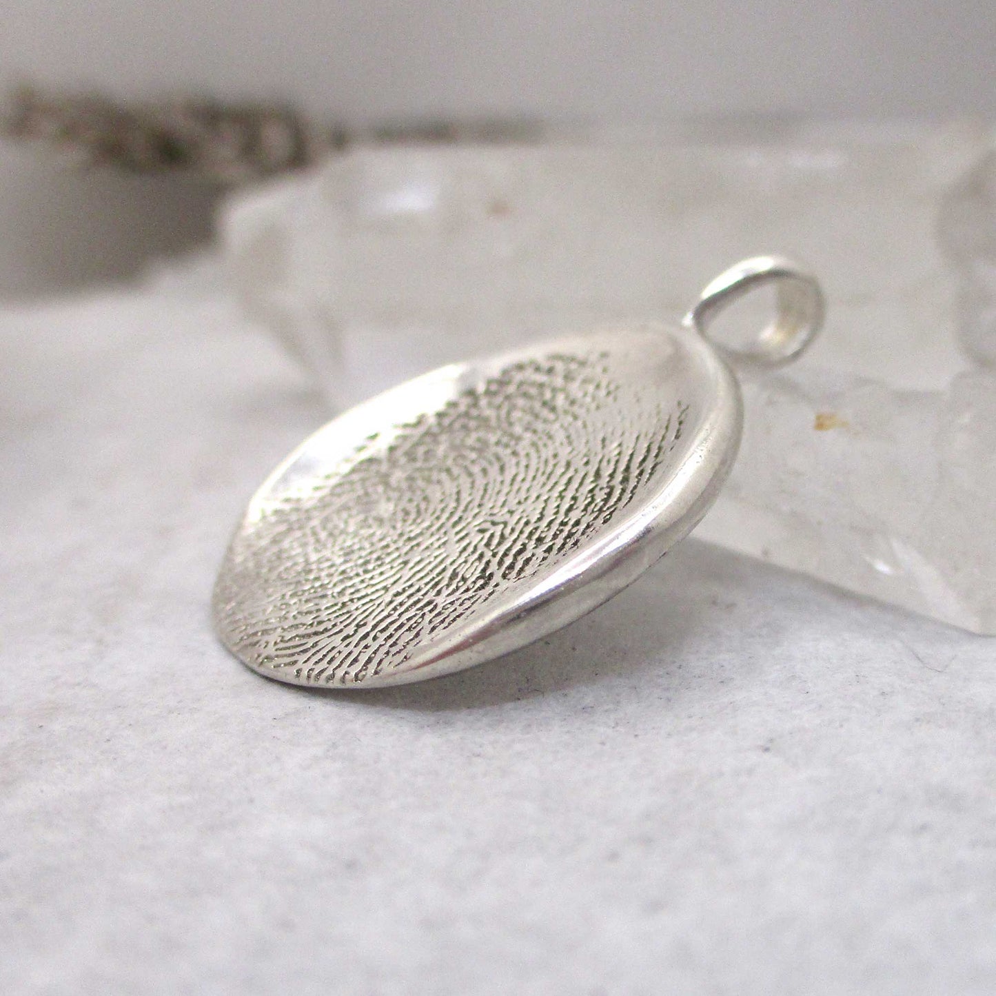 Pendentif Empreinte Digitale Petite Forme Organique Discrète | Envoyez Votre Empreinte Digitale par E-mail