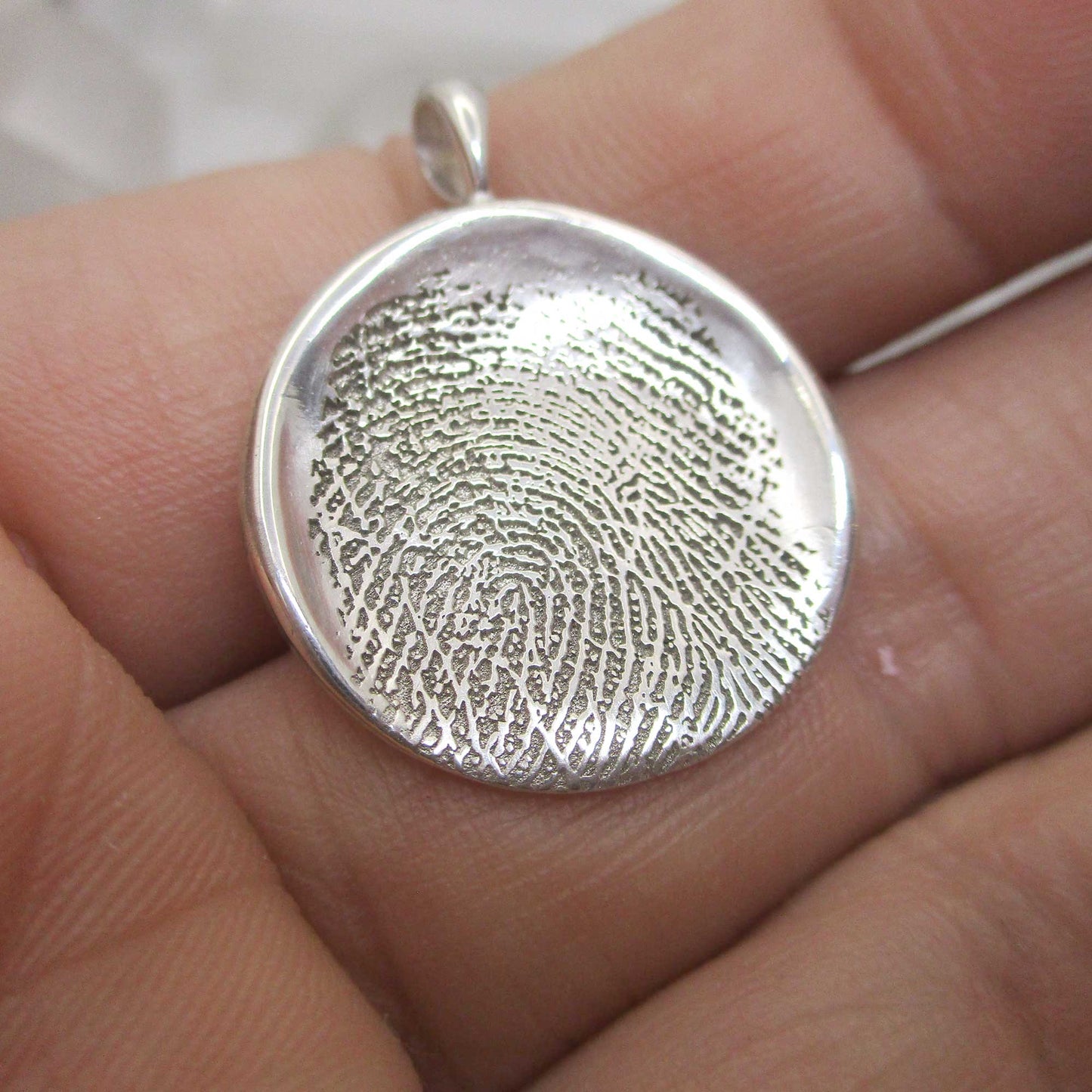 Pendentif Empreinte Digitale Petite Forme Organique Discrète | Envoyez Votre Empreinte Digitale par E-mail