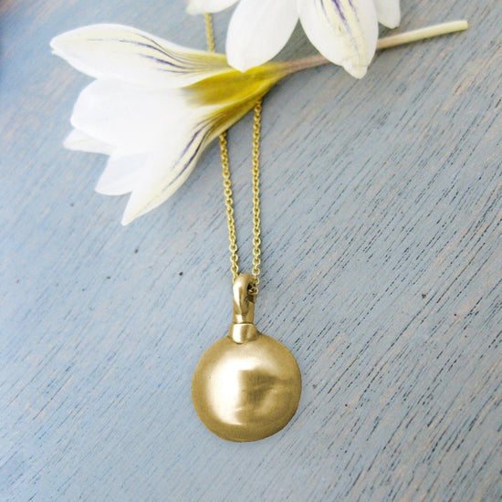 Heavy Solid Gold Circle Urn Pendant for Cremation Ashes with Flat Back - Luxe Design Jewellery
