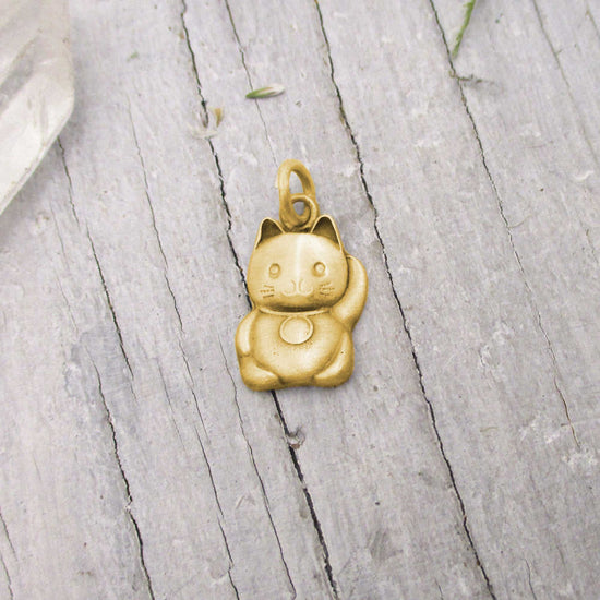 Load image into Gallery viewer, Solid 14 Karat Gold Lucky Cat Charm
