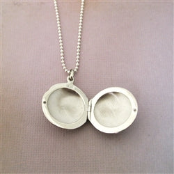 Load image into Gallery viewer, Large Round Sterling Silver Locket - Luxe Design Jewellery
